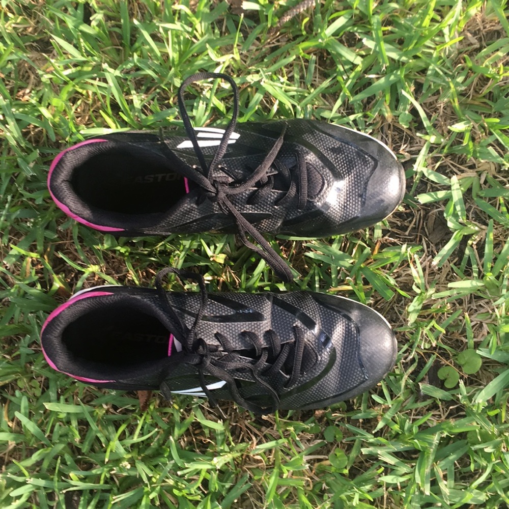 Youth Girl softball cleats!